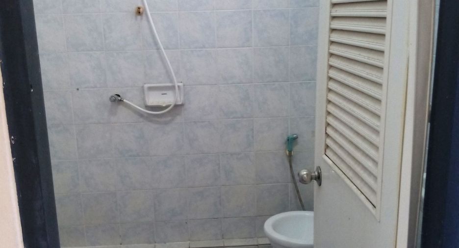 For sale and for rent 2 bedrooms retail Space in Mueang Buriram, Buriram