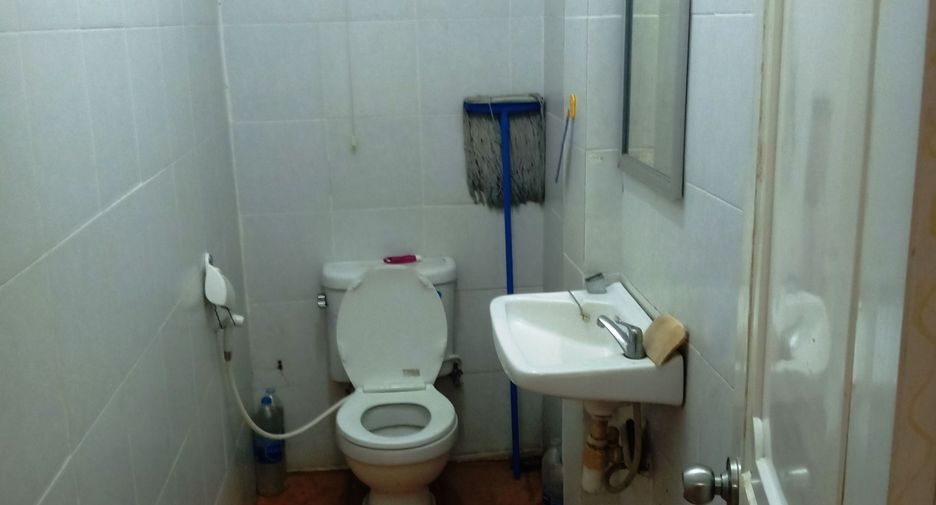 For sale and for rent 2 bedrooms retail Space in Mueang Buriram, Buriram