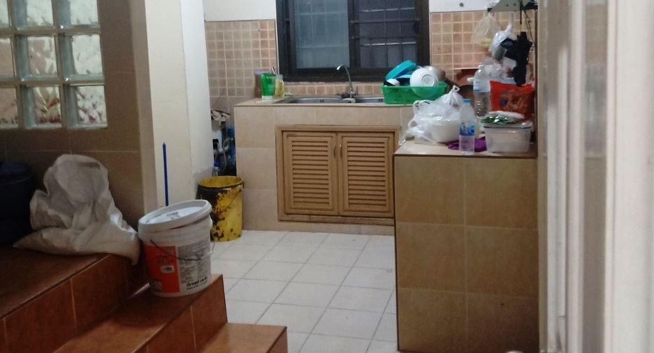 For sale and for rent 2 bedrooms retail Space in Mueang Buriram, Buriram
