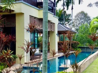Villa en alquiler de 4 habitaciones en Bang Lamung, Chonburi