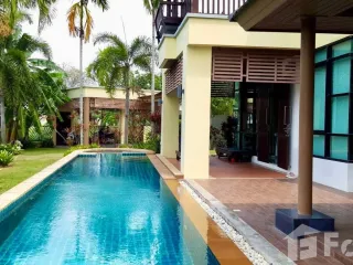 Villa en alquiler de 4 habitaciones en Bang Lamung, Chonburi