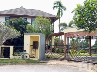 Villa en alquiler de 4 habitaciones en Bang Lamung, Chonburi