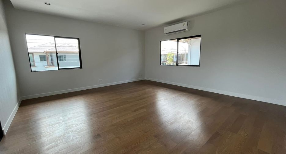 For sale 4 bedrooms house in Prawet, Bangkok