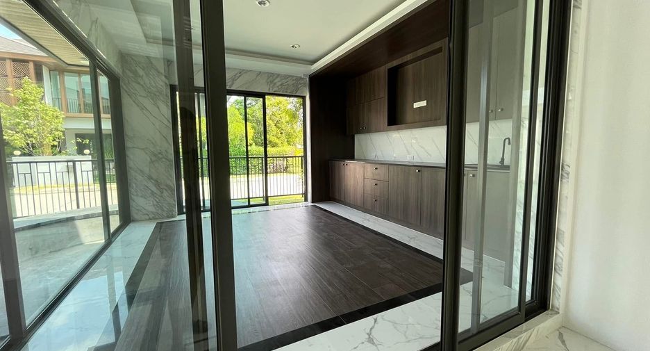 For sale 4 bedrooms house in Prawet, Bangkok
