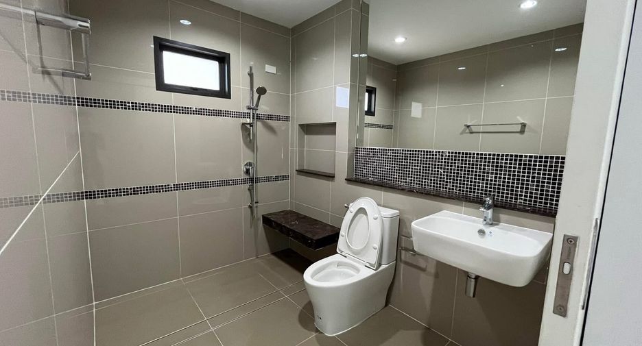 For sale 4 bedrooms house in Prawet, Bangkok