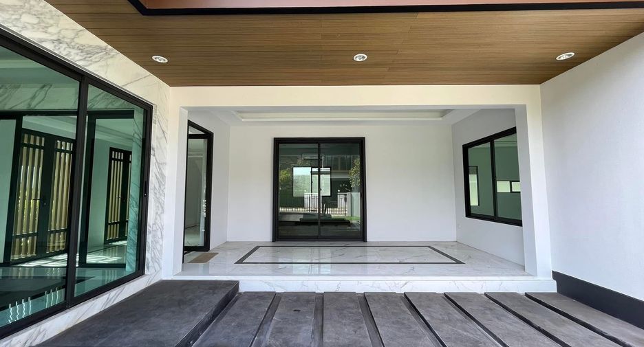 For sale 4 bedrooms house in Prawet, Bangkok