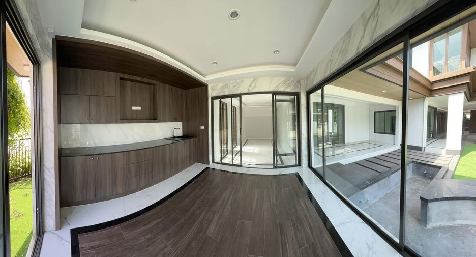 For sale 4 bedrooms house in Prawet, Bangkok