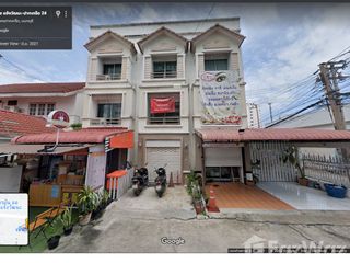 Gewerbefläche zur Miete mit 3 Zimmer in Pak Kret, Nonthaburi