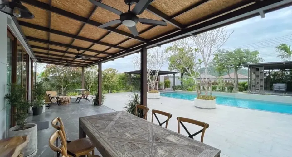 Villa zum Kauf und zur Miete mit 3 Zimmer in Bang Lamung, Chonburi