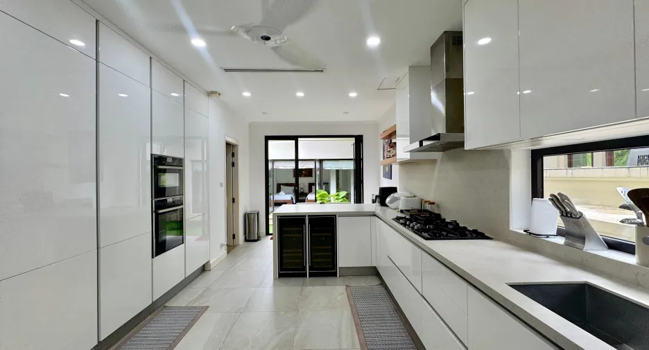 For sale 5 bedrooms villa in Thalang, Phuket
