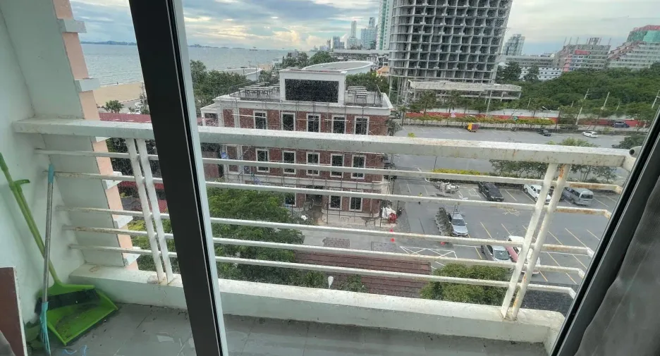 For sale 1 bed condo in Bang Lamung, Chonburi