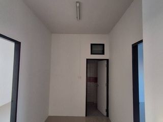 À vendre 4 chambres local commercial à Sai Noi, Nonthaburi