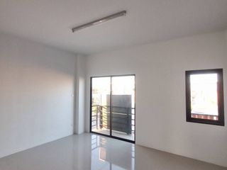 À vendre 4 chambres local commercial à Sai Noi, Nonthaburi