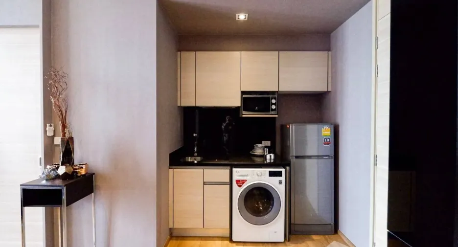 Condo en venta y en alquiler de estudio en Khlong Toei, Bangkok