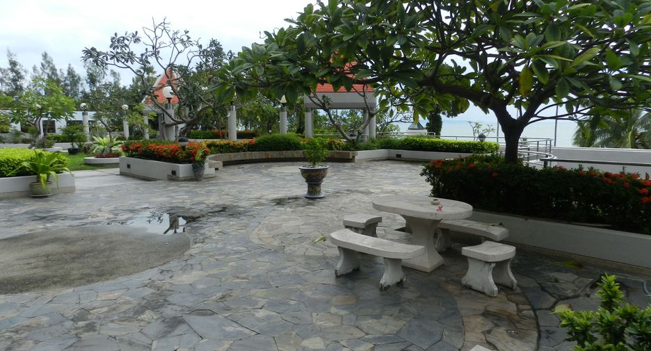 For rent 2 bedrooms condo in Bang Lamung, Chonburi