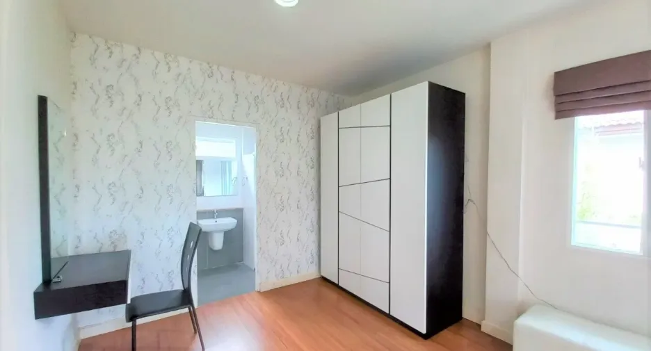 For rent 3 bedrooms house in Mueang Chiang Mai, Chiang Mai