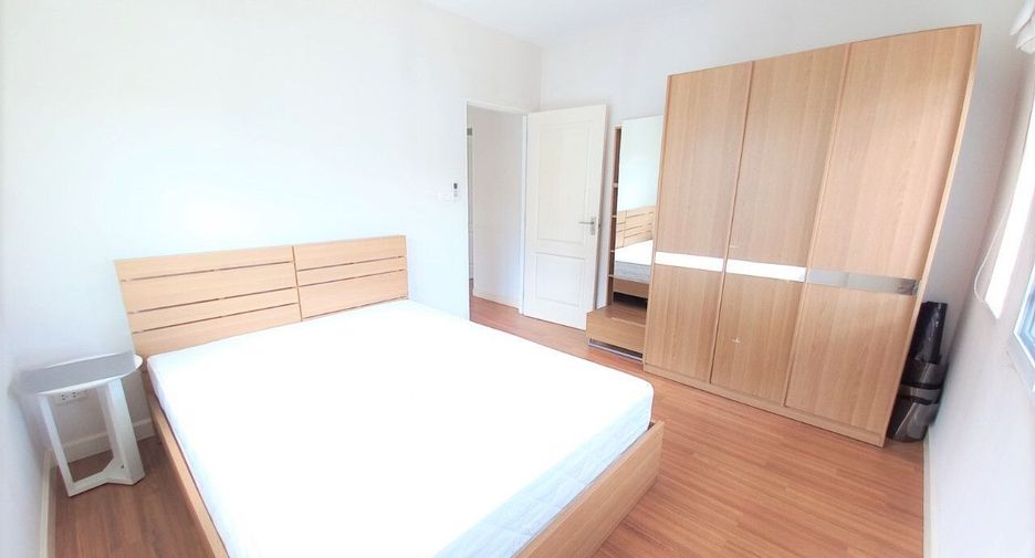 For rent 3 bedrooms house in Mueang Chiang Mai, Chiang Mai