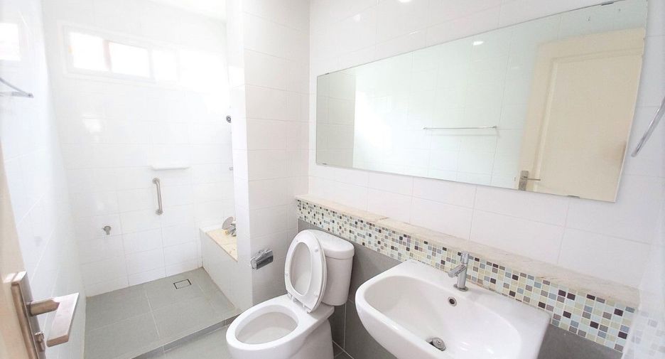 For rent 3 bedrooms house in Mueang Chiang Mai, Chiang Mai