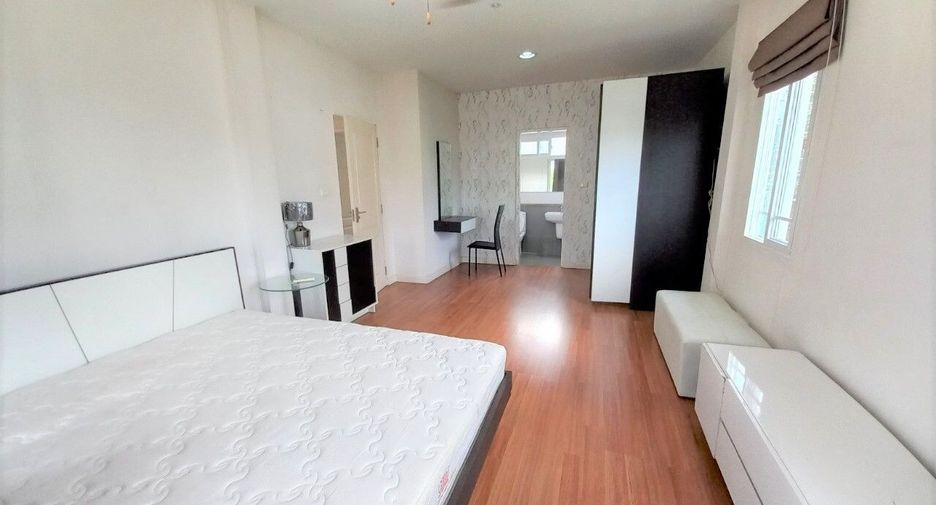 For rent 3 bedrooms house in Mueang Chiang Mai, Chiang Mai