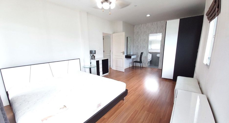 For rent 3 bedrooms house in Mueang Chiang Mai, Chiang Mai