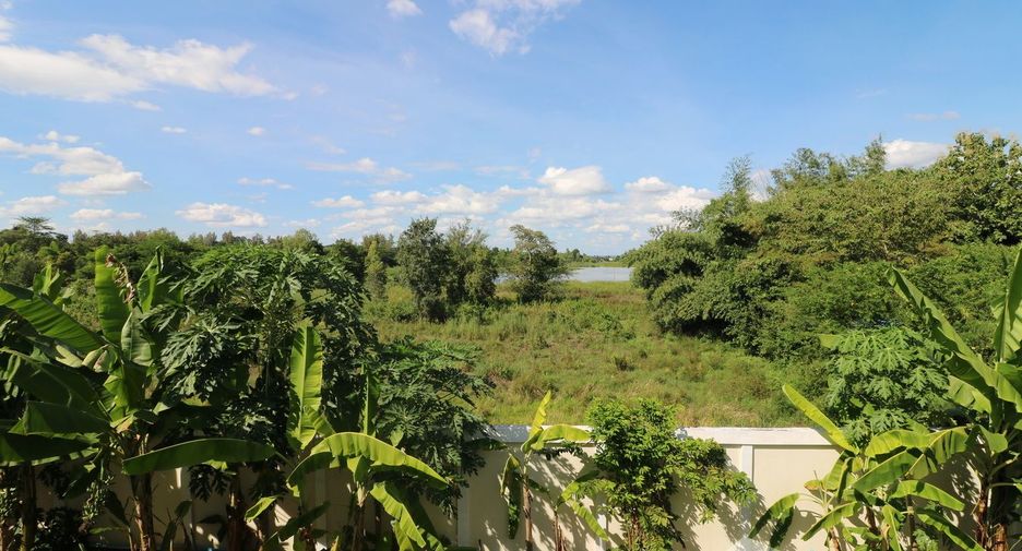 For sale 5 bedrooms house in Kumphawapi, Udon Thani
