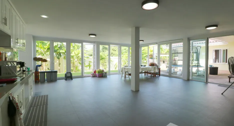 For sale 5 bedrooms house in Kumphawapi, Udon Thani