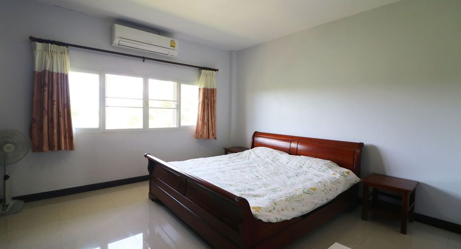 For sale 5 bedrooms house in Kumphawapi, Udon Thani