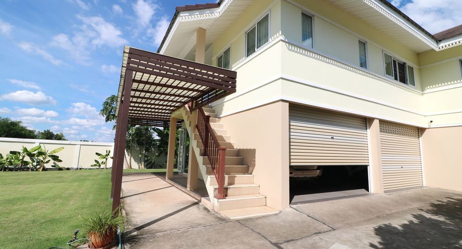 For sale 5 bedrooms house in Kumphawapi, Udon Thani