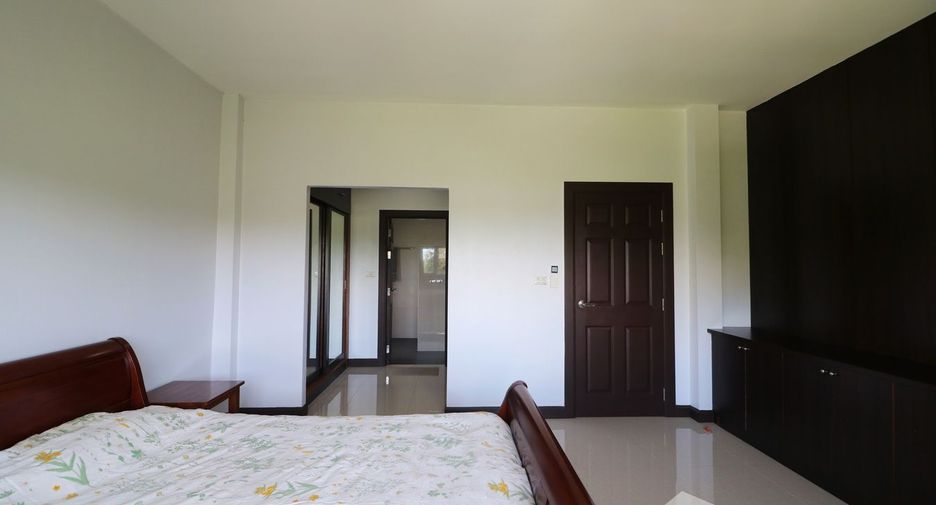 For sale 5 bedrooms house in Kumphawapi, Udon Thani