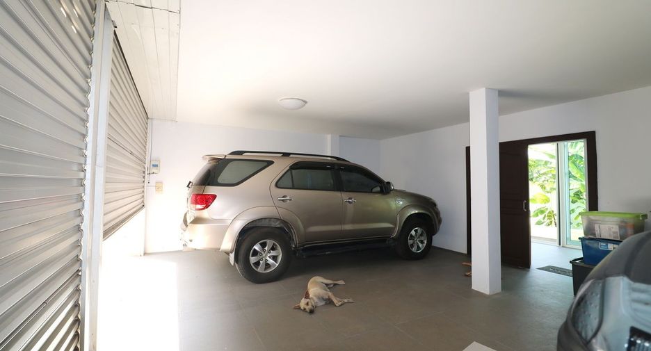 For sale 5 bedrooms house in Kumphawapi, Udon Thani