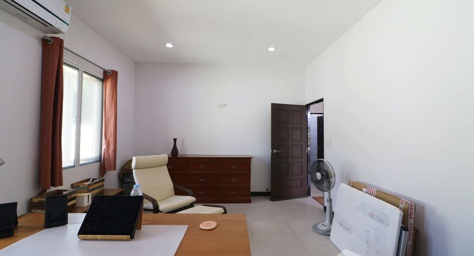 For sale 5 bedrooms house in Kumphawapi, Udon Thani
