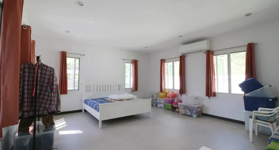 For sale 5 bedrooms house in Kumphawapi, Udon Thani