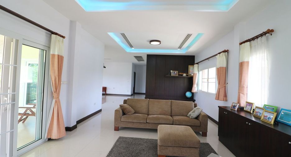For sale 5 bedrooms house in Kumphawapi, Udon Thani