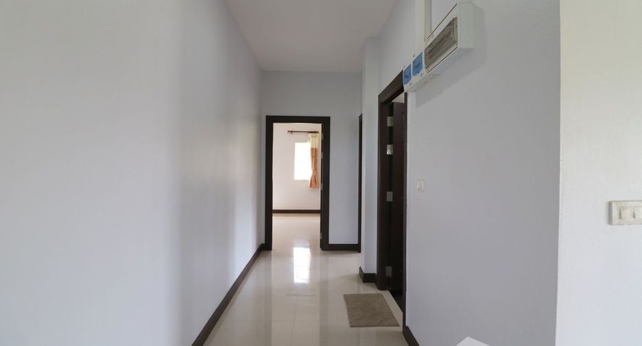 For sale 5 bedrooms house in Kumphawapi, Udon Thani
