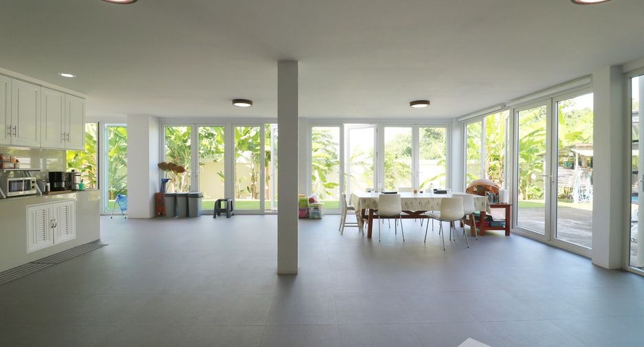 For sale 5 bedrooms house in Kumphawapi, Udon Thani