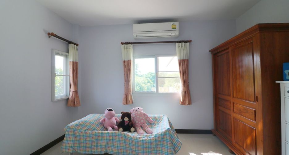 For sale 5 bedrooms house in Kumphawapi, Udon Thani