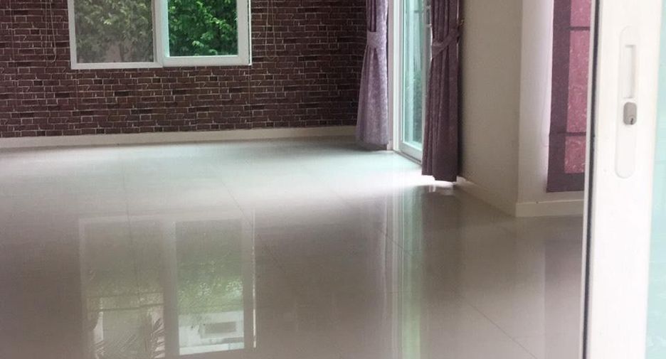 À vendre 3 chambres maison à Lat Krabang, Bangkok