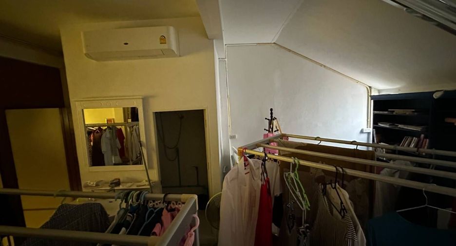 For sale and for rent 4 bedrooms townhouse in Bang Rak, Bangkok