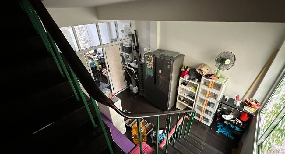 For sale and for rent 4 bedrooms townhouse in Bang Rak, Bangkok