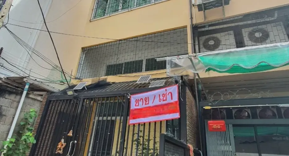 For sale and for rent 4 bedrooms townhouse in Bang Rak, Bangkok