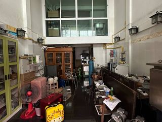 For sale そして for rent 4 ベッドルーム townhouse in Bang Rak, Bangkok
