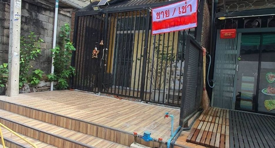 For sale and for rent 4 bedrooms townhouse in Bang Rak, Bangkok
