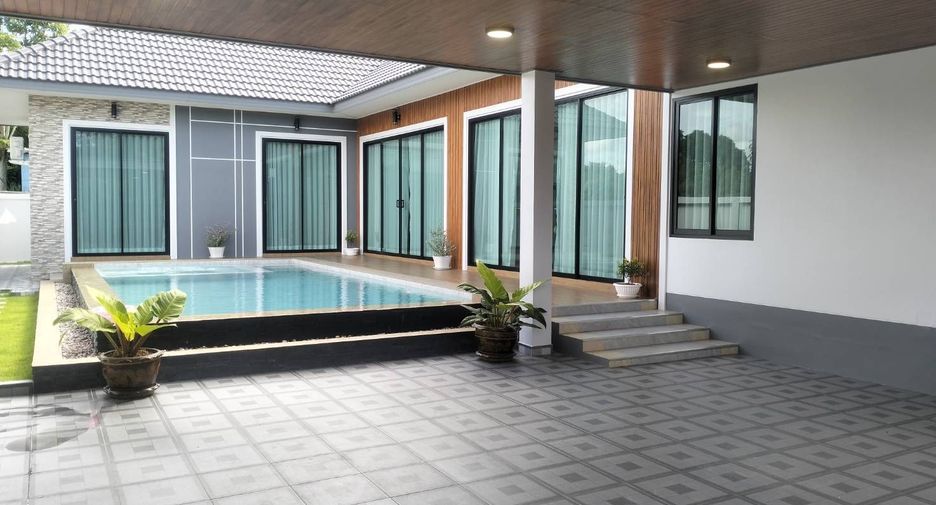 For sale 3 bedrooms villa in Sattahip, Chonburi