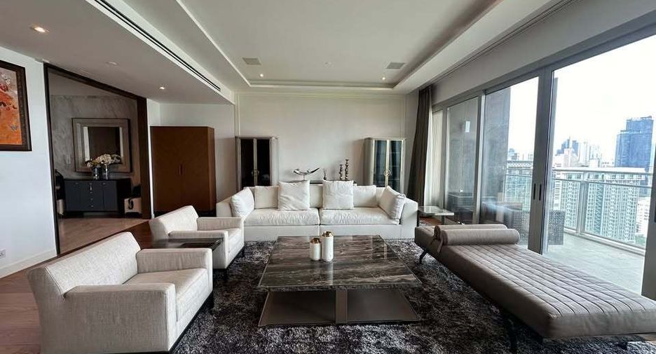 For sale 3 bedrooms condo in Pathum Wan, Bangkok