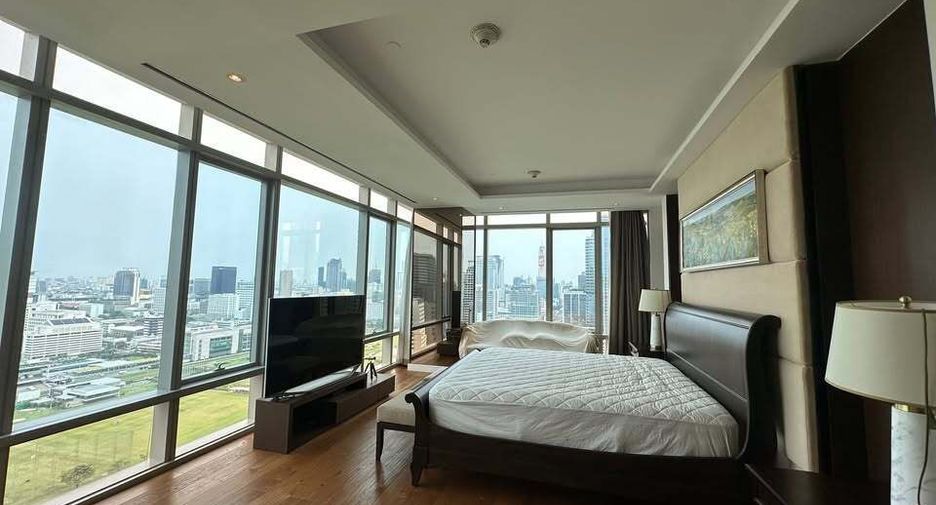 For sale 3 bedrooms condo in Pathum Wan, Bangkok