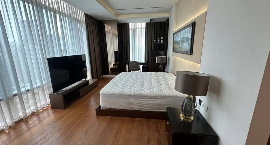 For sale 3 bedrooms condo in Pathum Wan, Bangkok