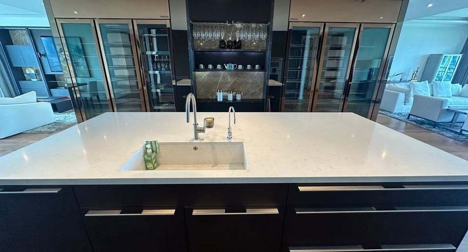 For sale 3 bedrooms condo in Pathum Wan, Bangkok
