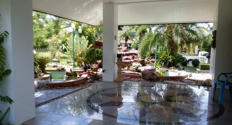 Haus zum Kauf mit 5 Zimmer in Mueang Nakhon Si Thammarat, Nakhon Si Thammarat