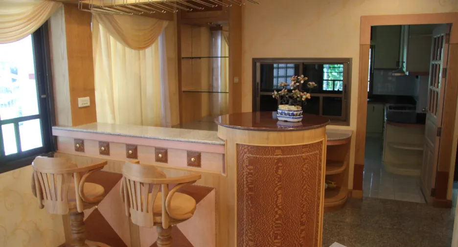 Haus zum Kauf mit 5 Zimmer in Mueang Nakhon Si Thammarat, Nakhon Si Thammarat