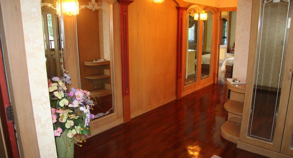 Haus zum Kauf mit 5 Zimmer in Mueang Nakhon Si Thammarat, Nakhon Si Thammarat
